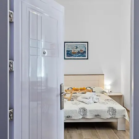 Apartment Petra Pula