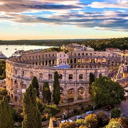 Petra Apartamento Pula