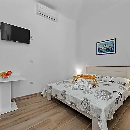 Petra Apartment
